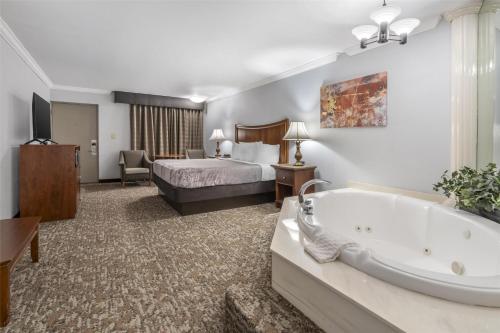 Best Western Angus Inn - image 14