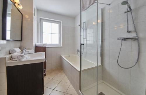 Shower, Apartment Iglsberg Top 10 in Vorderglemm
