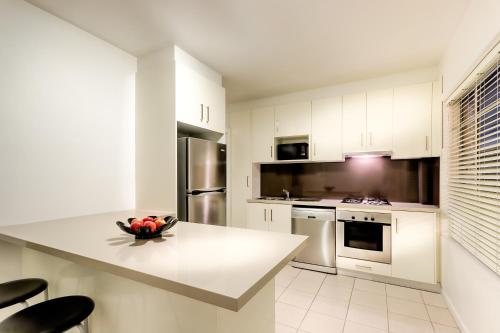 Crest On Barkly Serviced Apartments