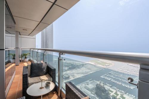 Free housekeeping visits during your stay - StayShort - Relaxing Sea View 2BR in Dubai Marina with Palm Jumeirah Views & Beach Access, Dubaj (fotografie 2)