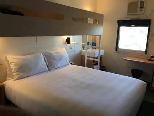 ibis Budget - Enfield - image 13