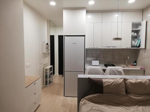 White small studio, Batumi (foto 3)