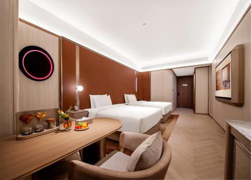 Twin Room image 4
