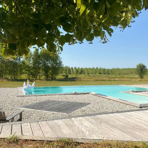 Viesnīcas āriene, Historic Mansion With Pool By The Garonne River in Portets