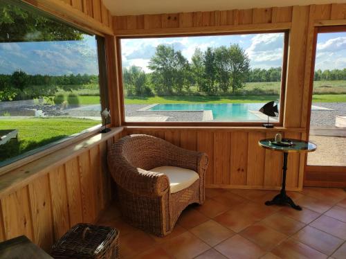 Viesnīcas āriene, Historic Mansion With Pool By The Garonne River in Portets