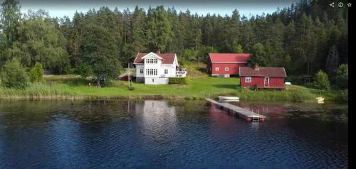 Idyllic House By Bamlevannet