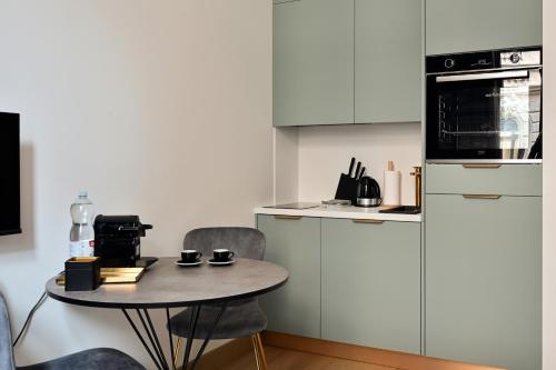 Premium 1BR Historic Building 5 min Old Town, Riga (foto 4)