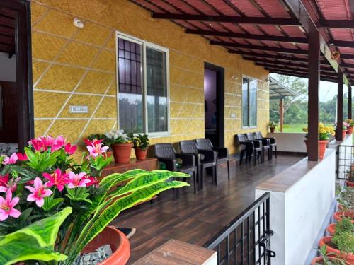 Kadugadde Homestays - Near to Ettina Bhuja trekking, Mudigere