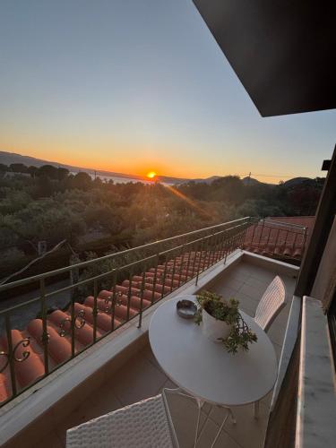 Ampoulos Rooms & Apartments in Kedro (Lesvos)