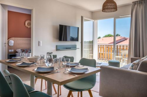 2 bedrooms, 3 beds