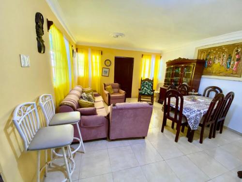 Apto Villa Valencia Los Patos - 3 Camas, Cocina y AC in Los Patos