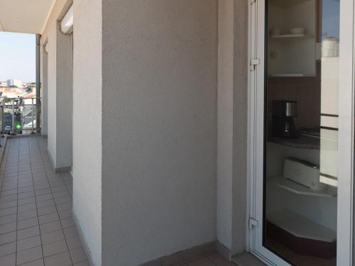 Apartment (5 Adults) image 4