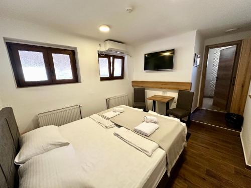 Rooms Gat in กัต