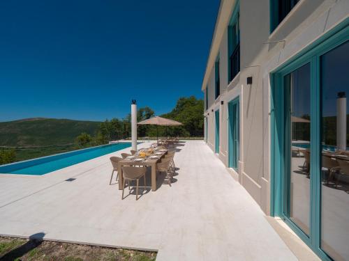 Villa Zvis Sea View with Private Pool & Peaceful Stay in Seoca