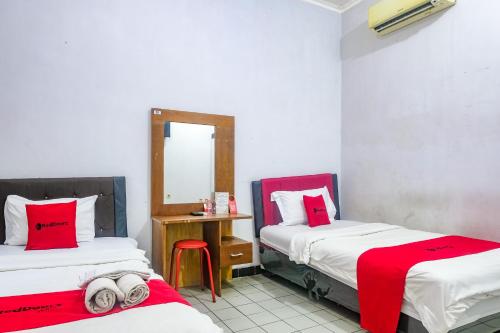 Twin Room image 2