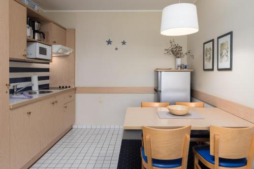 bucătărie, Seestern - Charmante 2-Zimmer-Wohnung mit Balkon in Zingst