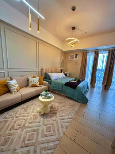 Cozy Unit near Venice Grand Canal Mall McKinley Hill Taguig, Manila