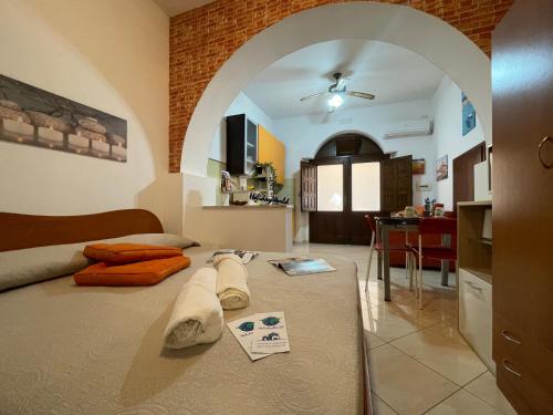 One-Bedroom Apartment image 4