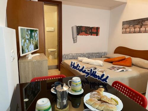 One-Bedroom Apartment image 2