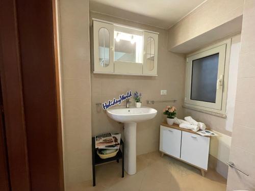 One-Bedroom Apartment image 1