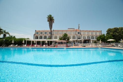 Hotel Relax in Syracuse