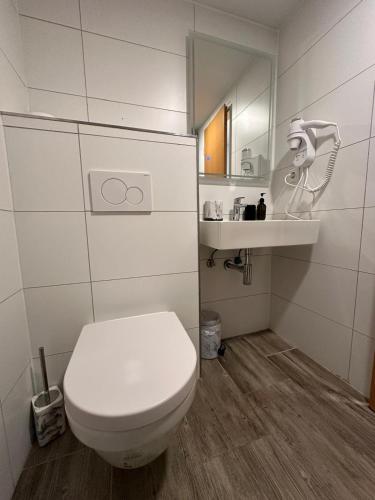 Single Room image 1