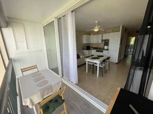Charmant T2 rénové, 4 couchages, proche plage et port, balcon, parking sécurisé, St-Cyprien - FR-1-106-55