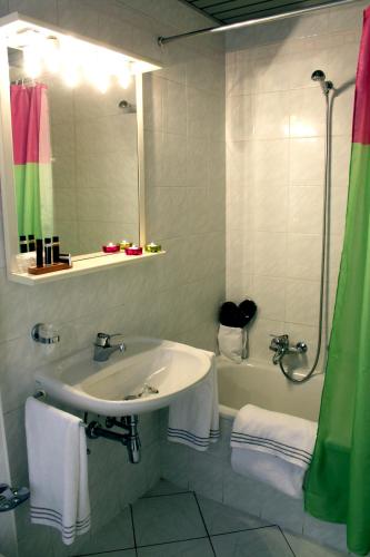Hotel Bahnhof Haus - image 11