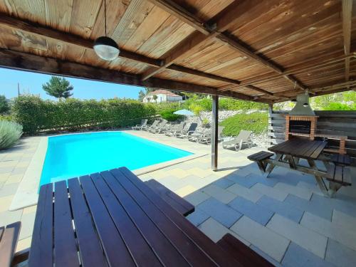 Iekārtas, Silver Coast Glamping luxury lodge in Sela