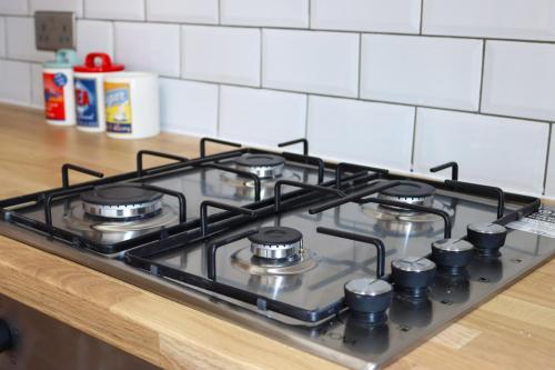 LUX 1 Bed Flat next to Station in Tooting, Londyn (zdjęcie 11)
