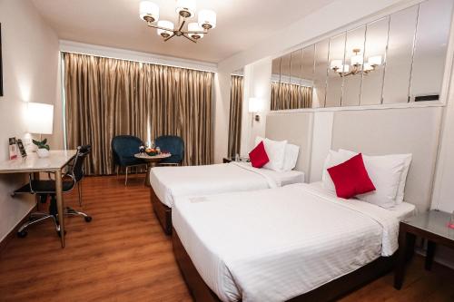 room detail thumbnail 2