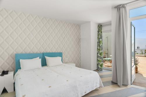 Oxygen Favie by GHH in Tinos