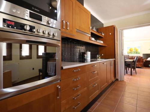 Villa Familiar con Piscina Privada, Costa Brava - ES-366-10 in Pau