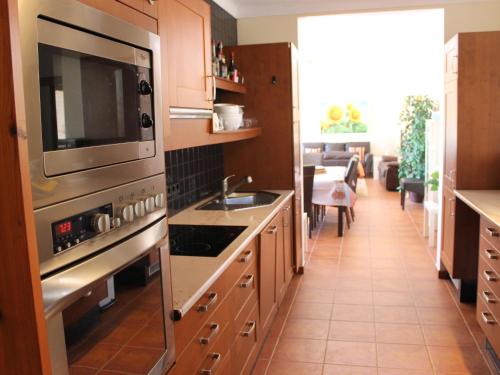 Villa Familiar con Piscina Privada, Costa Brava - ES-366-10 in Pau