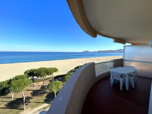 Appartement 6 pers. avec balcon et parking face à la mer - FR-1-837-28 - image 2