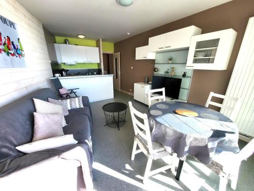 Apartment image 5