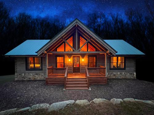 Mountain Hideaway - Hot Tub, Fire Pit, Close to Town, Ellijay