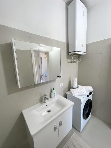 One-Bedroom Apartment image 10