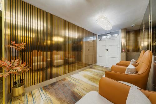 Lavish 2 Bedroom Apartment in the Heart of Mayfairs Luxury H11 - image 7