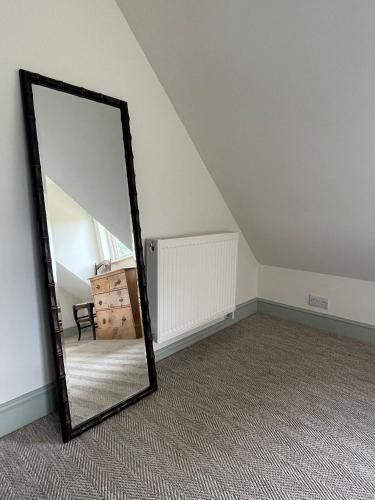 Charming one bedroomed pied a terre in rural locations in Charlton (Wiltshire)