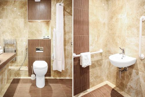 OYO Tong Park Hotel Room Type - Double Room - Disability Access