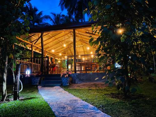 Wild Lake Side in أخرى