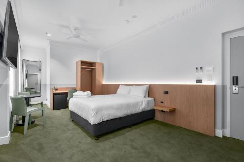 Royal Hotel Orange in Orange