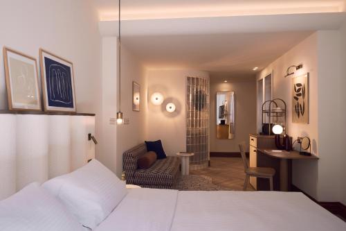 A for Athens Room Type - Deluxe Double Room