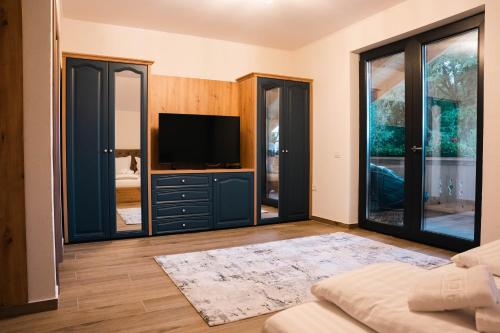 Cabana Sub Stejari - image 2