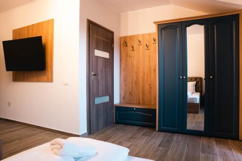 Two-Bedroom Villa image 9