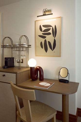 Standard Double or Twin Room image 5