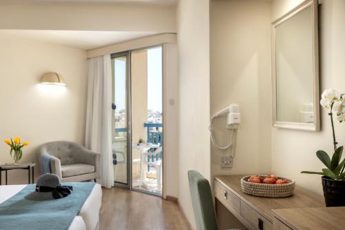 Вид, Kissos Hotel in Пафос