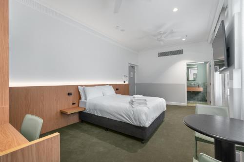 Royal Hotel Orange in Orange