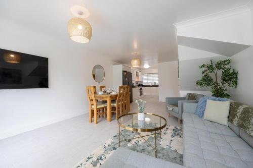 Stylish 3 or 4 Bed House and Parking, Mánchester (foto 4)